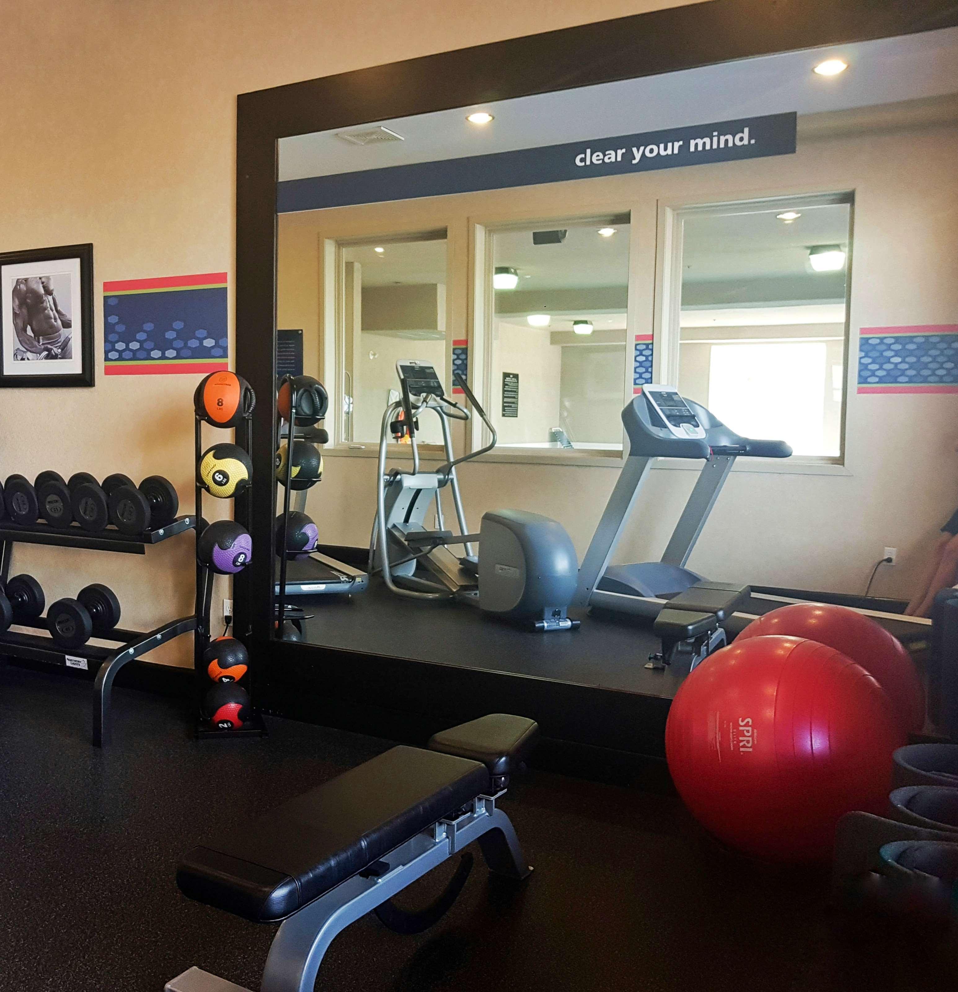 Hampton Inn & Suites By Hilton Edmonton International Airport Leduc Bagian luar foto