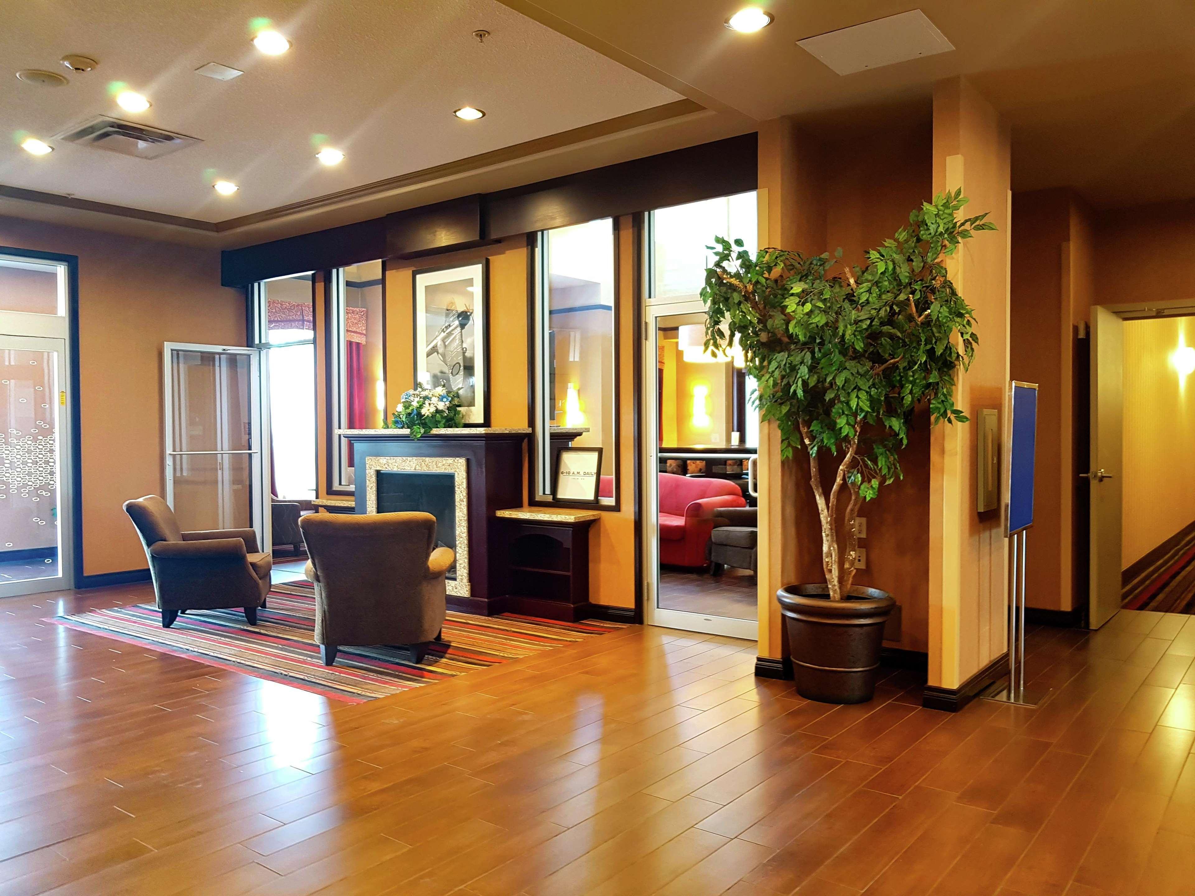 Hampton Inn & Suites By Hilton Edmonton International Airport Leduc Bagian luar foto