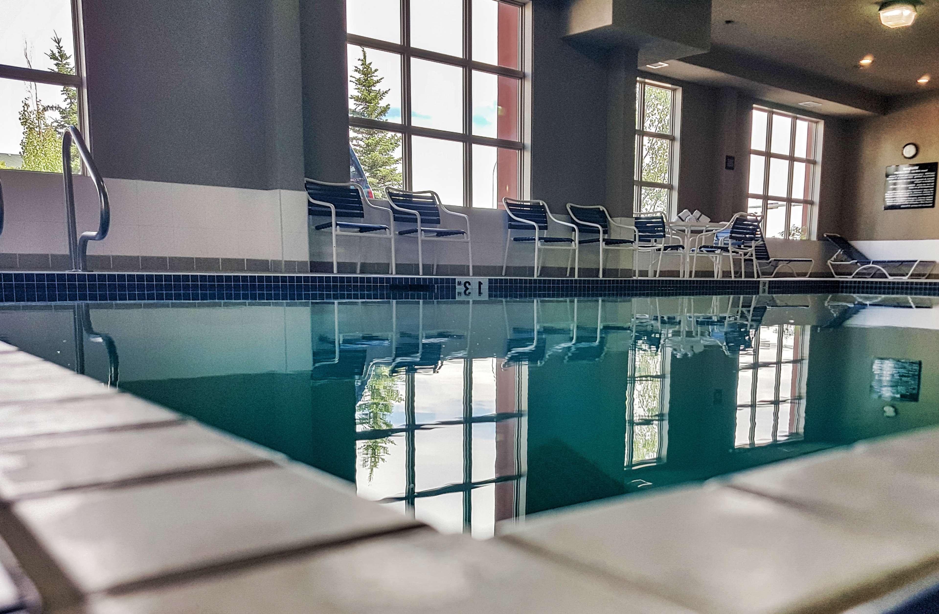 Hampton Inn & Suites By Hilton Edmonton International Airport Leduc Bagian luar foto