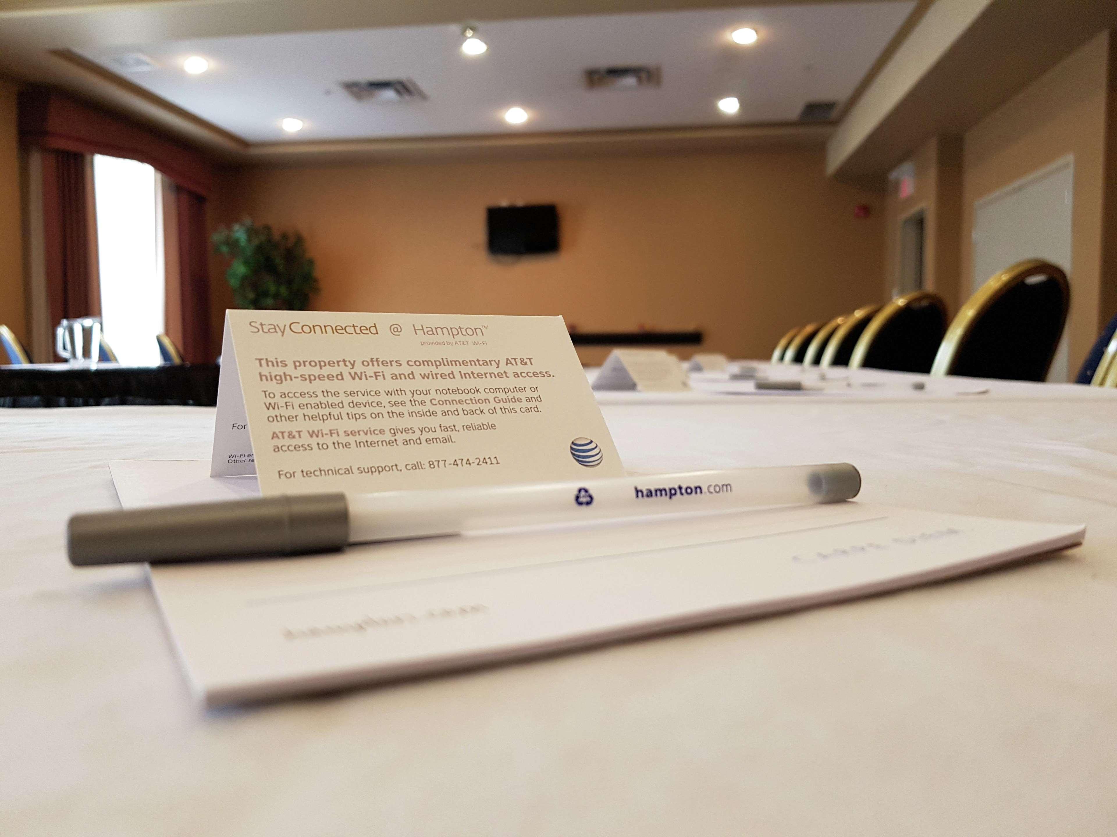 Hampton Inn & Suites By Hilton Edmonton International Airport Leduc Bagian luar foto