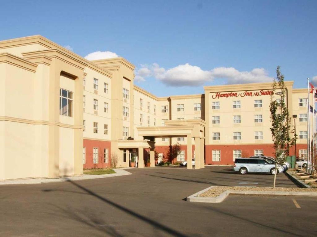 Hampton Inn & Suites By Hilton Edmonton International Airport Leduc Bagian luar foto