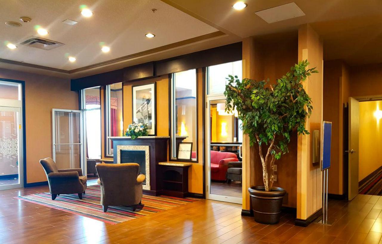 Hampton Inn & Suites By Hilton Edmonton International Airport Leduc Bagian luar foto