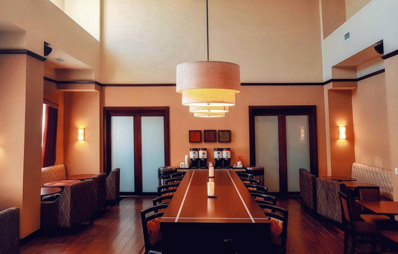 Hampton Inn & Suites By Hilton Edmonton International Airport Leduc Bagian luar foto